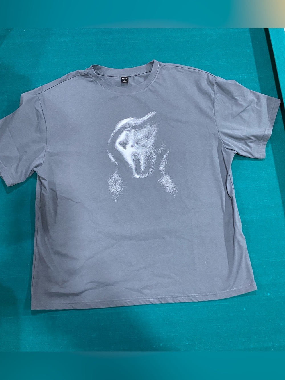 SHEIN Gray Graphic Crewneck Tee with White Abstract Horror Movie Mask Size L